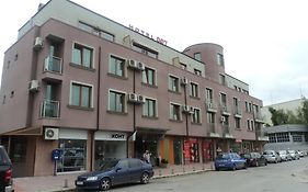 Хотел 007
